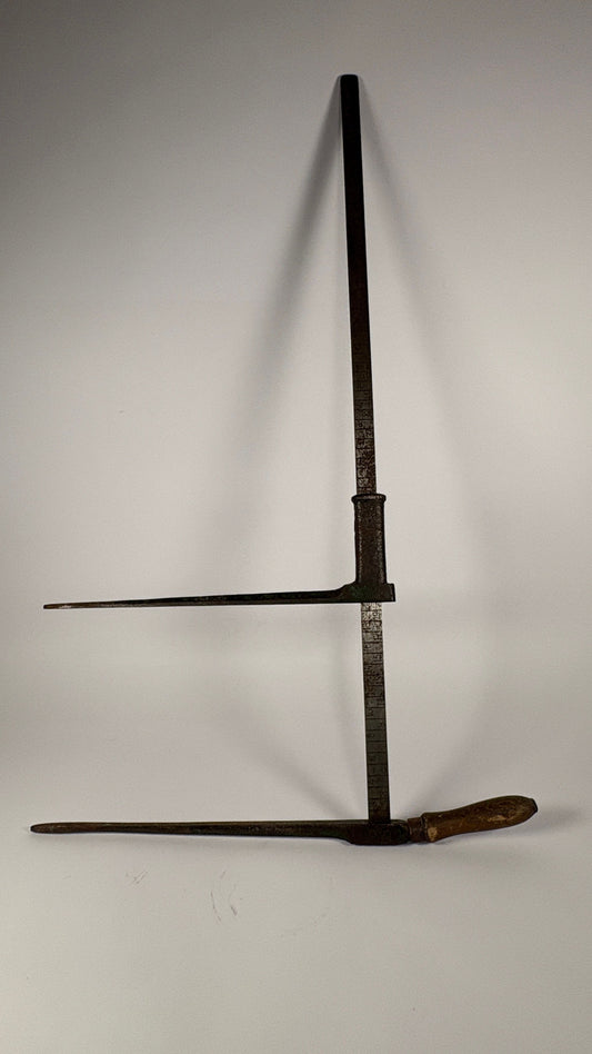 Antike verstellbare Holzzange