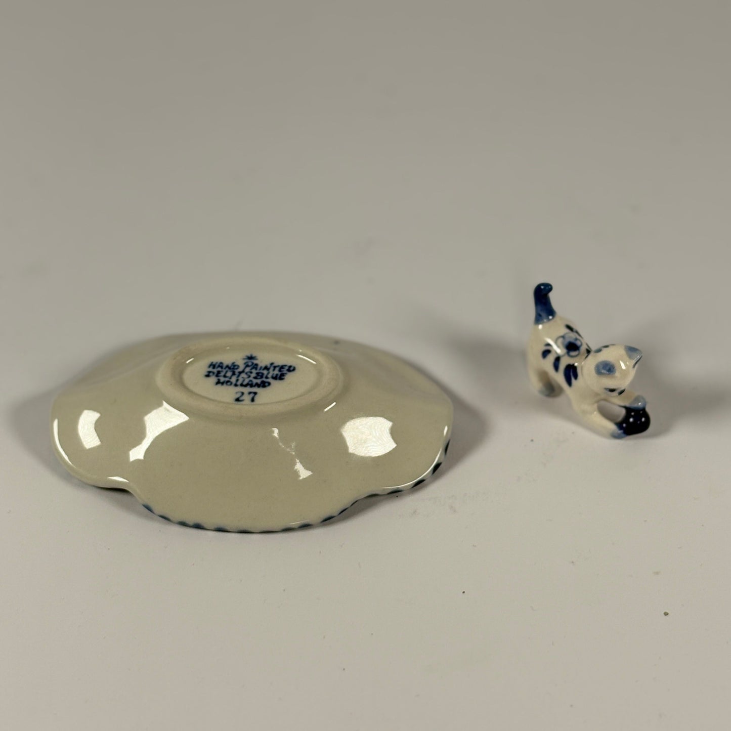 Handbemaltes Mini-Schälchen mit Tierfigur – Delft / Holland Stil