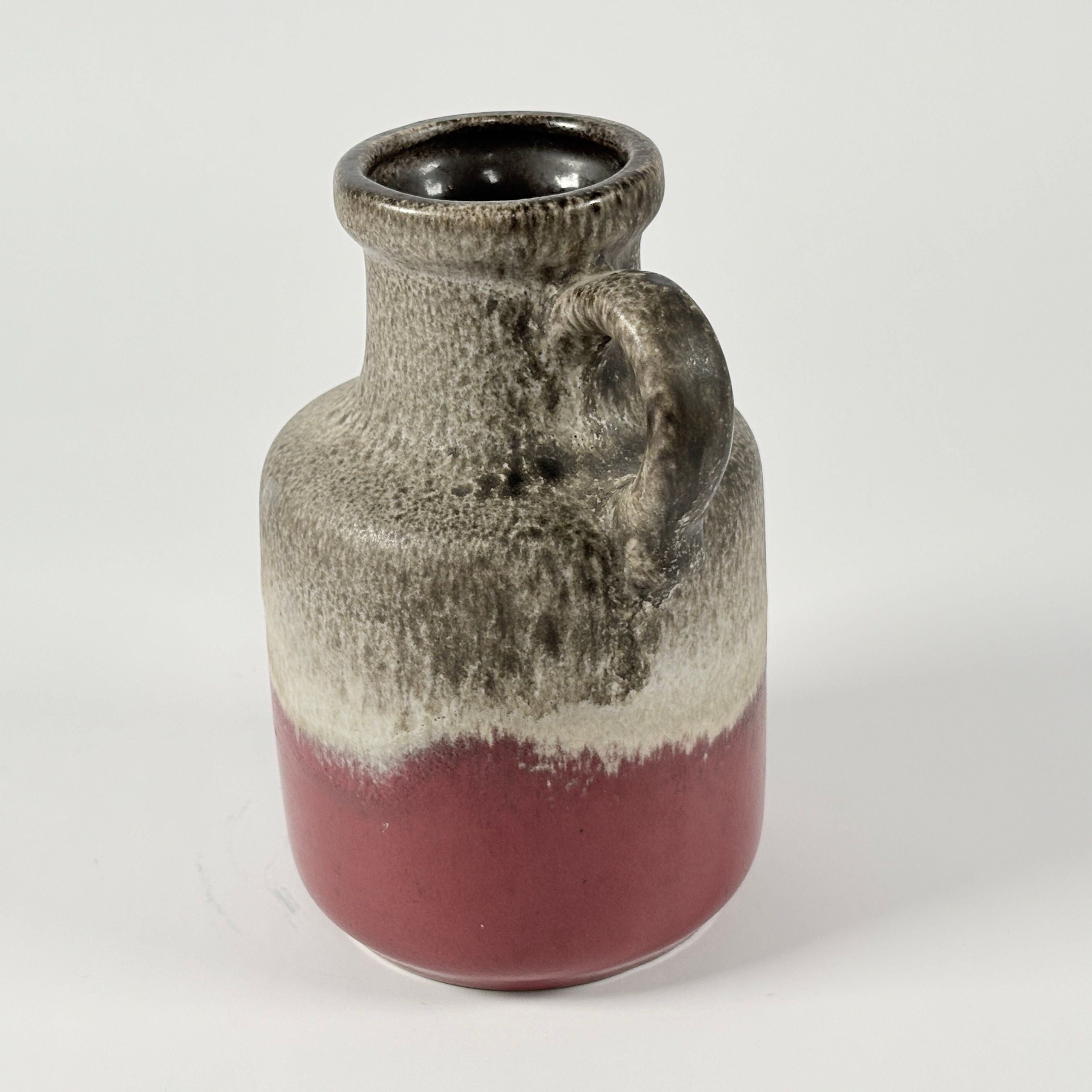 Keramikvase mit Henkel – Studiokeramik, glasiert, nummeriert