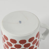Retro Tasse mit roten Äpfel