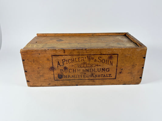 Antike Holzkiste A. Pichler’s Wwe & Sohn – Wien – Buchhandlung & Lehrmittel-Anstalt