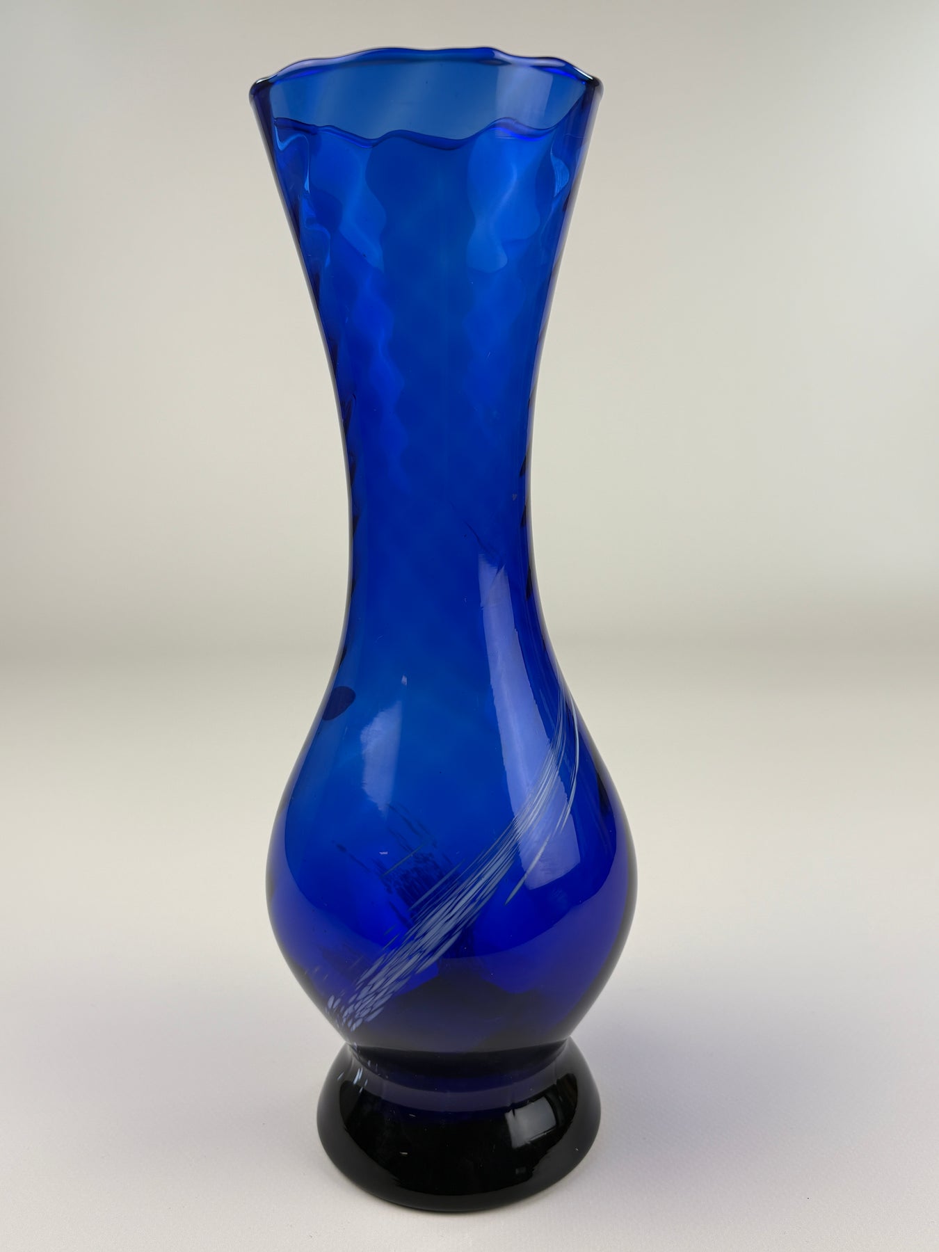 Vintage Glasvase Blau Handarbeit – Kunstglas Vase 30 cm – Vintera